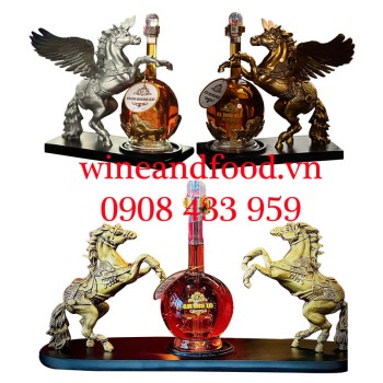 Rượu linh vật ngựa thần có cánh Club House XXI Pegasus 500ml
